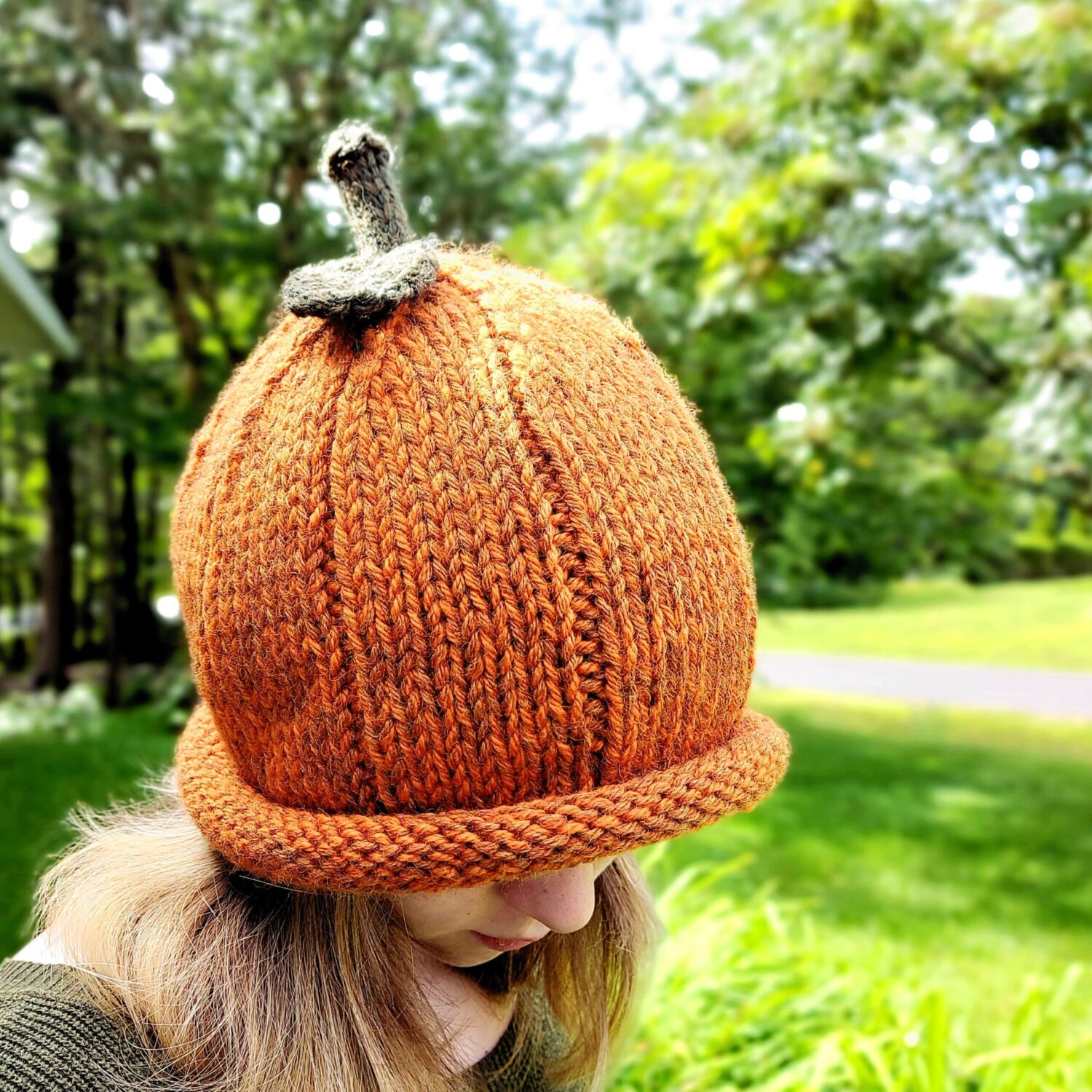 Chunky Pumpkin Roll Beanie - Handknit Hugs Patterns